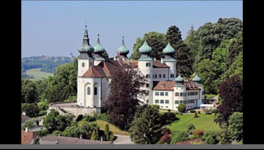 Pension Artstetten Exterior foto